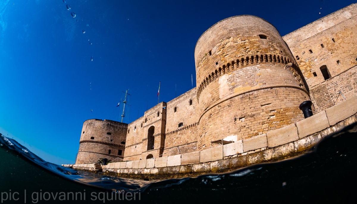 L'inesplorato paesaggio sottomarino del canale navigabile di Taranto