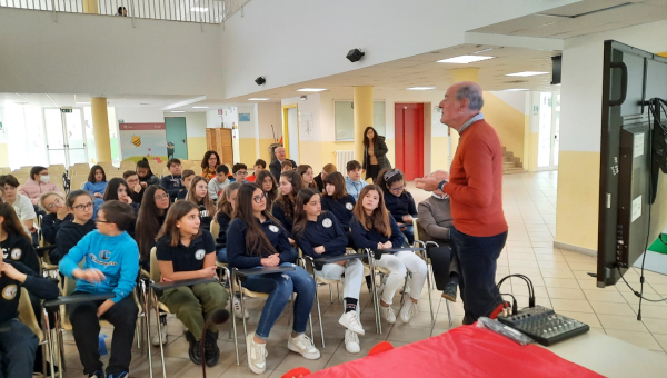 MARITA  alle Scuole Salvemini e Martellotta